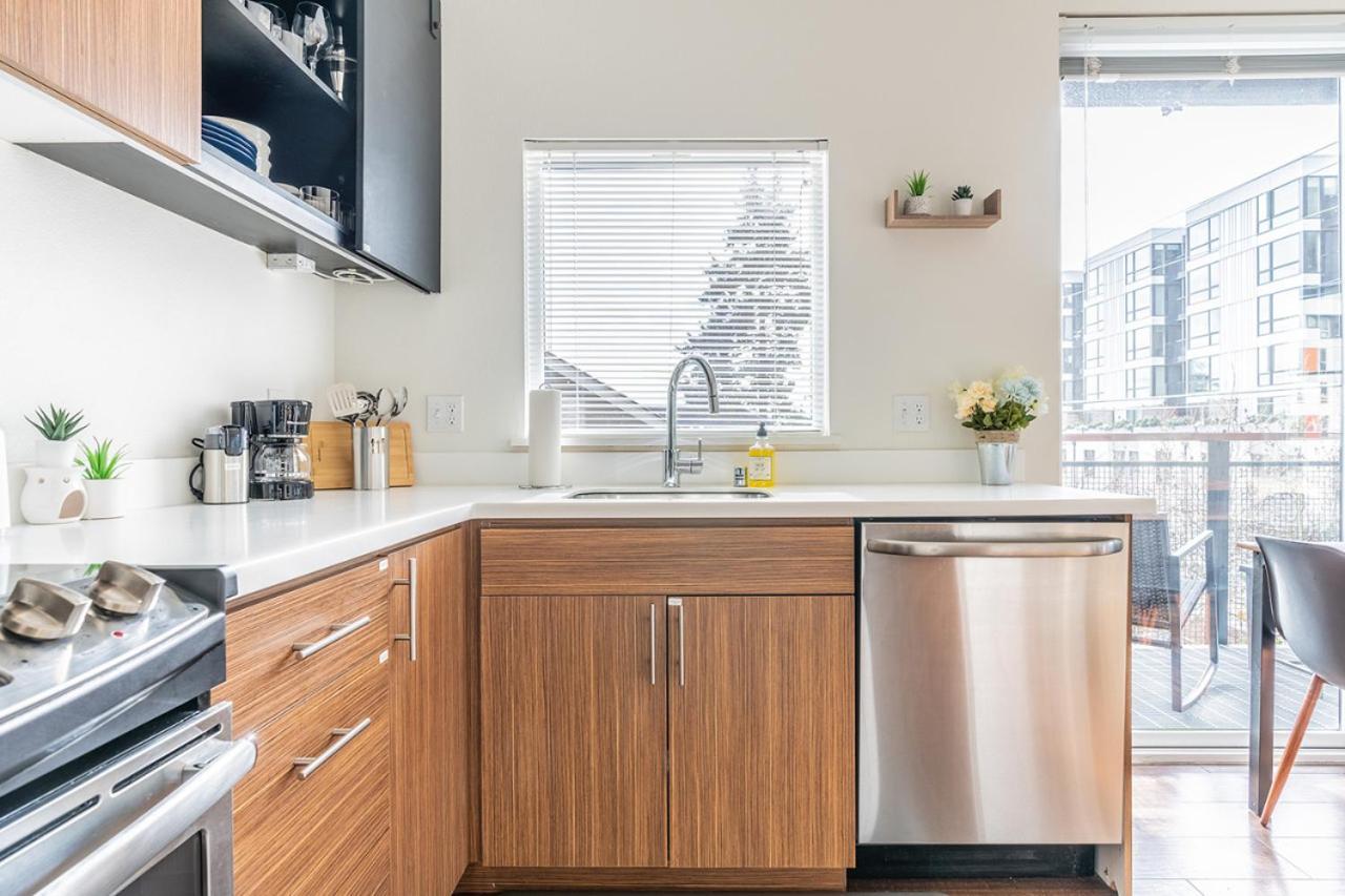 Close Downtown Modern Apartment - Pet Friendly, Wifi, Rooftop Views Seattle Esterno foto